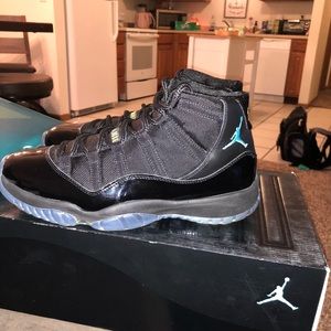 Gamma blue 11still got plastic on bottom size 10/5